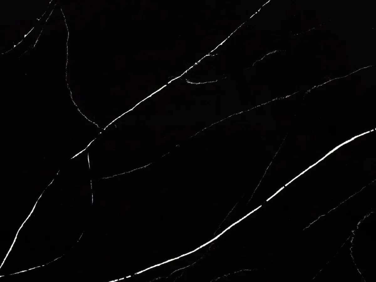 Belenco Marquina Tierra 9219 kuvars tezgah, yüzey ve desenin yakın çekimi (üretici görseli)