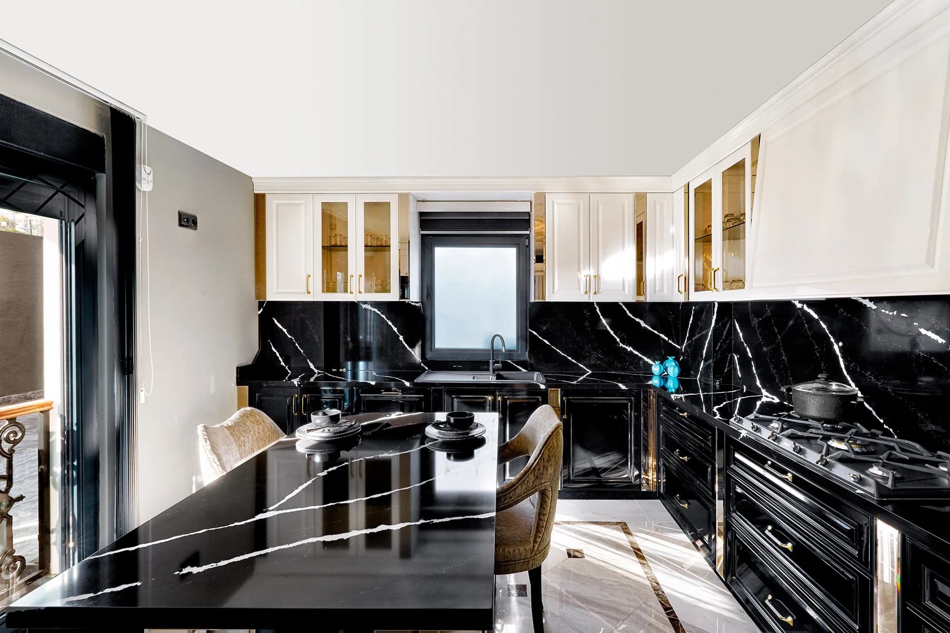 Belenco Marquina Tierra 9219 kuvars tezgah uygulama örneği 2 (üretici görseli)