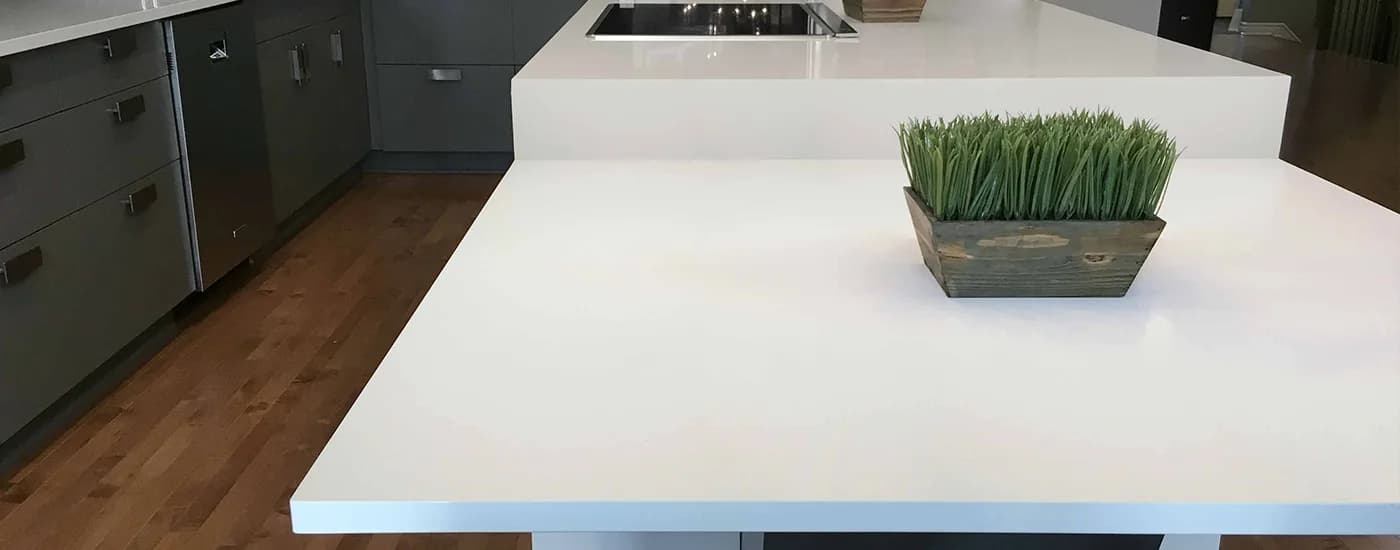 Çimstone Iglo 335 kuvars tezgah uygulama örneği 2 (üretici görseli)