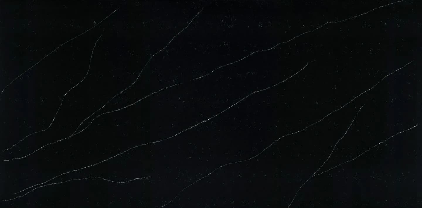 Coante Arte Black 7716 kuvars tezgah, plakanın tamamı (üretici görseli)