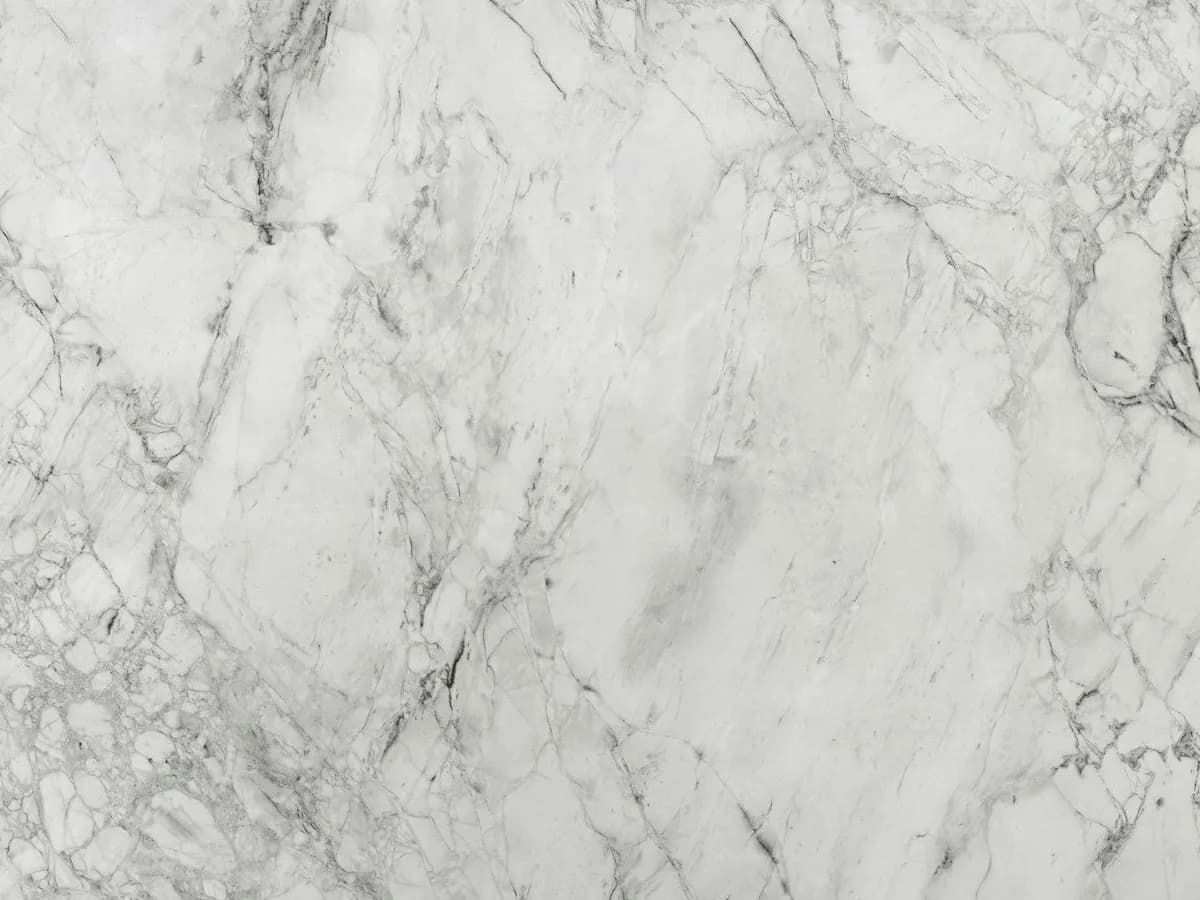 Dekton Bergen ultra kompakt tezgah, yüzey ve desenin yakın çekimi (üretici görseli)